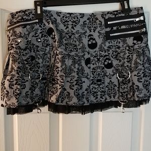 NWOT Skull mini skirt